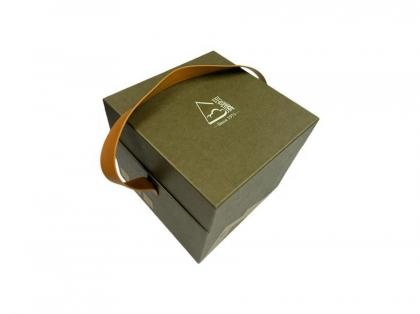 Multifunction Wedding Clothes Box With Leather Handle