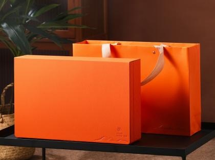 OEM e ODM Custom Paperboard Green PU Leather Tea Tin Can Packaging Box in vendita
