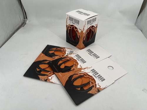 OEM e ODM UV Printing Hollow Wine Packaging Box White Cardboard Paper Box in vendita