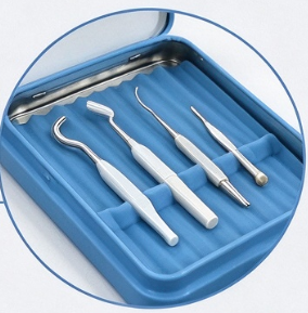 Scatola di latta con cerniera e inserto in silicone 73*104*H15mm